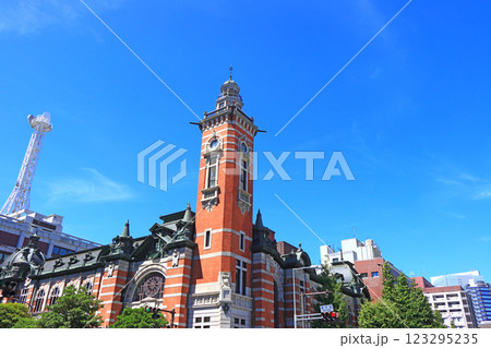 神奈川県横浜市、横浜市開港記念会館の風景 神奈川県横浜市、横浜市開港記念会館の風景 123295235