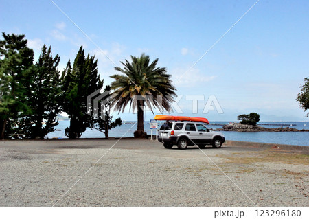 穏やかな西伊豆の海岸風景 123296180