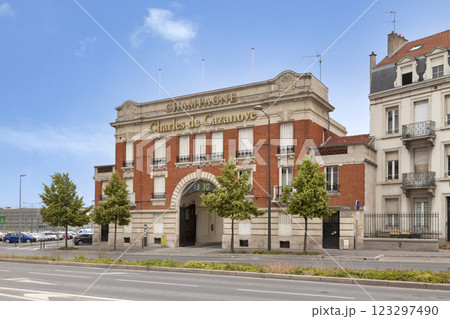 Champagne house Charles de Cazanove in Reims 123297490