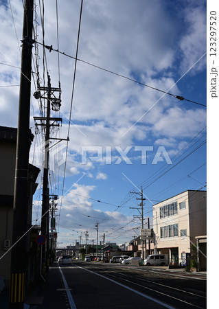 昼の豊橋市 昼の豊橋市 123297520