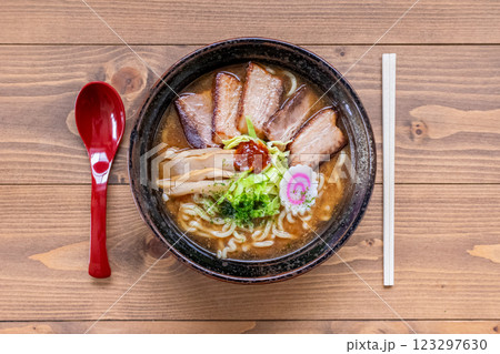 山形のとんとんらーめん 123297630