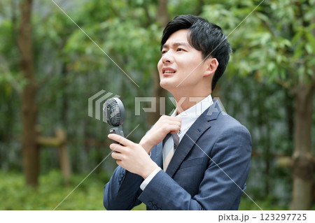 男性　ビジネス 123297725