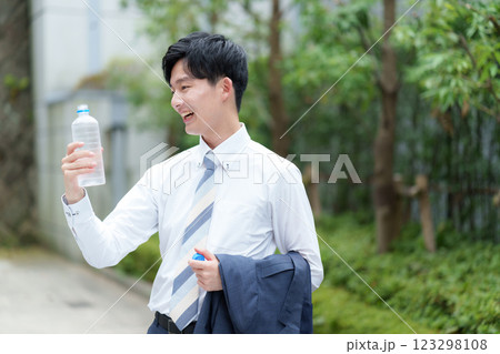 男性 ビジネス 男性 ビジネス 123298108