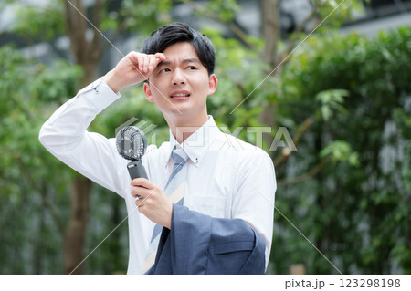 男性　ビジネス 123298198