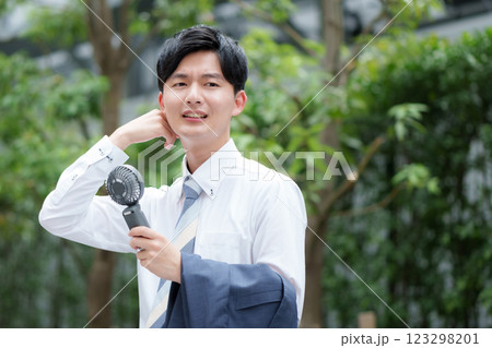 男性　ビジネス 123298201