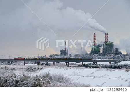 サロンカー山陰へ 123298460