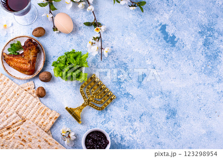 Traditional Passover Seder plate with symbolic foods. Symbolic of Jewish holiday Pesah. Traditional Passover Seder plate with symbolic foods. Symbolic of Jewish holiday Pesah. 123298954
