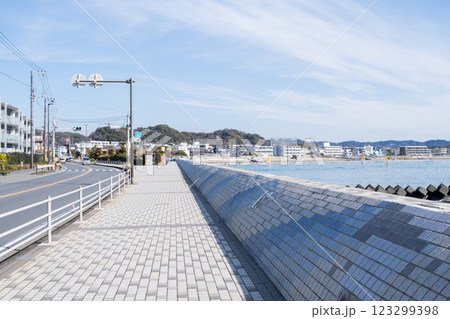 【鎌倉海浜公園】由比ヶ浜地区の海岸通り 123299398
