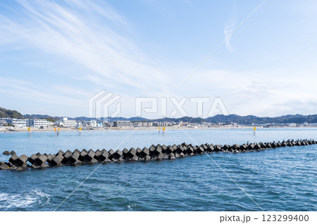 【鎌倉海浜公園】由比ヶ浜地区の海水浴場 【鎌倉海浜公園】由比ヶ浜地区の海水浴場 123299400