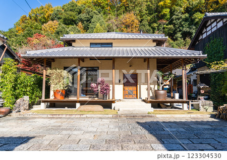 京都市左京区　洛北　上高野川原町　しば漬け専科　又寅（しば漬け専門店） 123304530