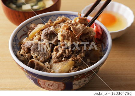牛丼 123304786