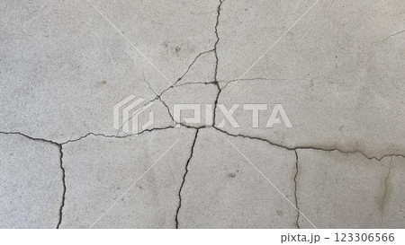 ひび割れたコンクリート Concrete 123306566