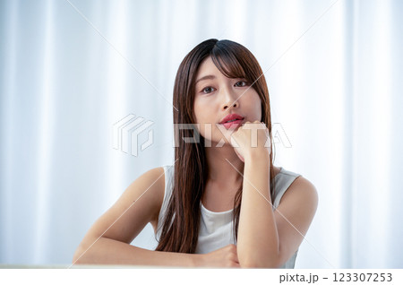 笑顔の女性ビューティイメージ 123307253