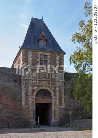 The Porte de Bretagne of the old ramparts of the town of Peronne 123308207