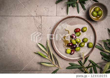 Green and black olives 123310155