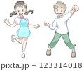 元気な男の子と女の子 元気な男の子と女の子 123314018