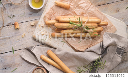 Traditional italian breadsticks grissini Traditional italian breadsticks grissini 123315062