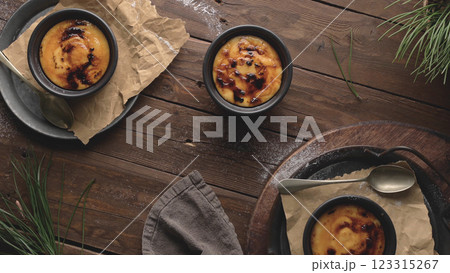 Bowls with Creme brulee Bowls with Creme brulee 123315267