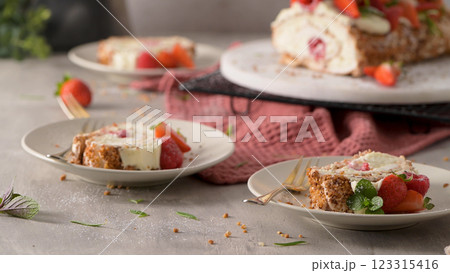 Meringue roll cake 123315416