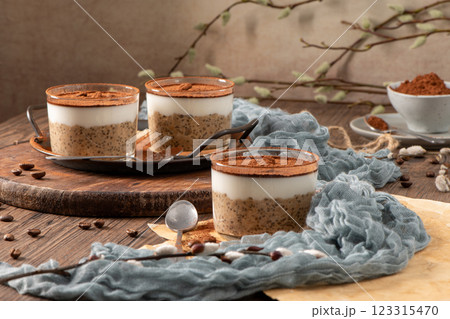 Tiramisu Chia Pudding 123315470