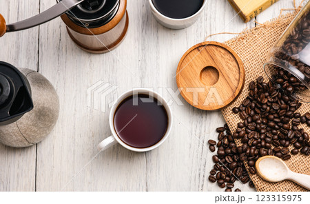 朝のコーヒータイム 123315975