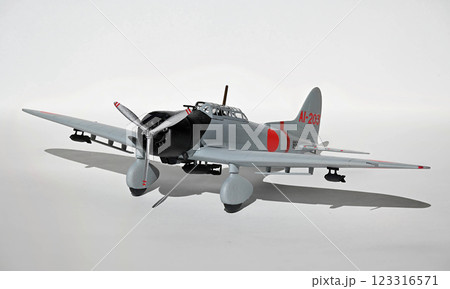 九九艦爆11型、1/72スケール模型、空母「赤城」搭載機 九九艦爆11型、1/72スケール模型、空母「赤城」搭載機 123316571