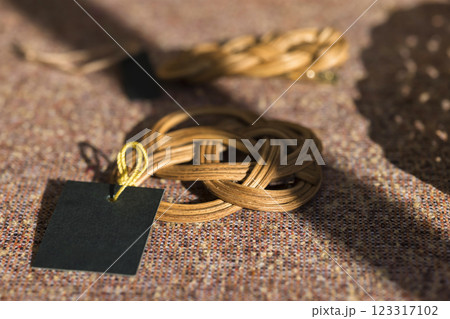 籐で編んだヘアアクセサリー マルシェイメージ 籐で編んだヘアアクセサリー マルシェイメージ 123317102