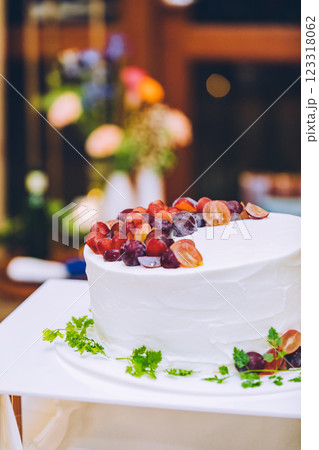 結婚式　ウェディングケーキ 123318062