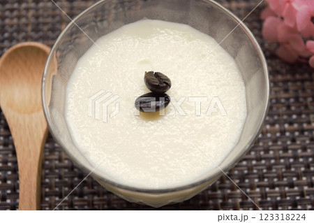 牛乳寒とコーヒー豆 4 牛乳寒とコーヒー豆 4 123318224