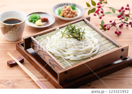 ざるうどん ( 冷やしうどん ) ざるうどん ( 冷やしうどん ) 123321952