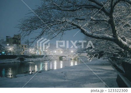 雪の金沢 浅野川大橋 雪の金沢 浅野川大橋 123322300