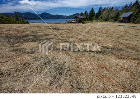 初夏の尾瀬・沼尻休憩所と尾瀬沼の眺め 初夏の尾瀬・沼尻休憩所と尾瀬沼の眺め 123322349