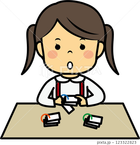 カードで勉強する小学生女児 カードで勉強する小学生女児 123322823