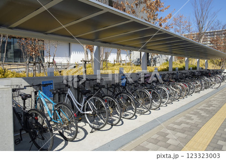 整備された駐輪場 123323003