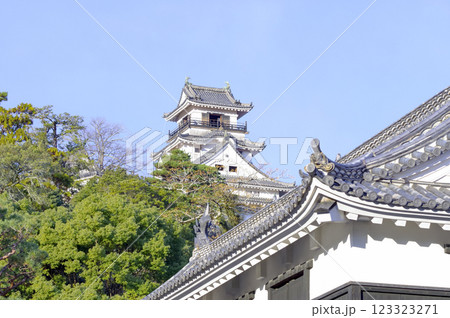 高知城 天守と大手門 高知城 天守と大手門 123323271