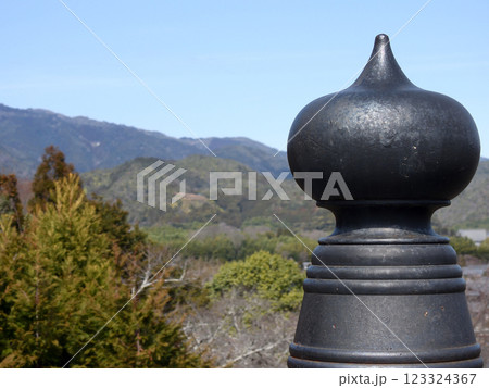 虚空蔵法輪寺の舞台から望む五山送り火の鳥居型 123324367