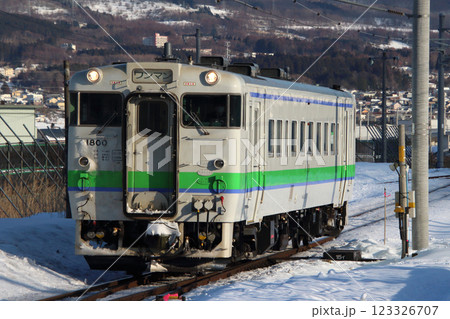 冬晴れの函館本線キハ40(函館⇔森-長万部) 冬晴れの函館本線キハ40(函館⇔森-長万部) 123326707