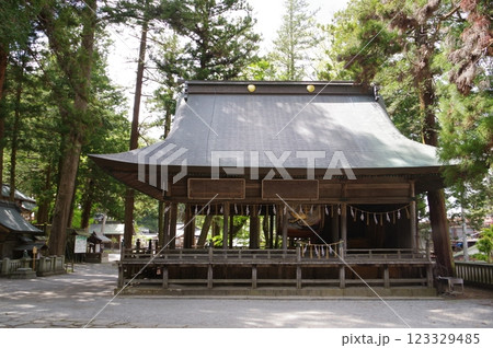 信州 諏訪 諏訪大社 上社(かみしゃ)神楽殿 諏訪神社の総本山 信州 諏訪 諏訪大社 上社(かみしゃ)神楽殿 諏訪神社の総本山 123329485