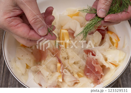 生ハムと大根のサラダ マリネ 生ハムと大根のサラダ マリネ 123329531