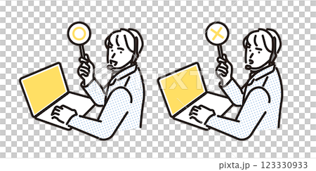 シンプル　イラスト　マルバツ札を持つ笑顔の男子高校生のセット 123330933