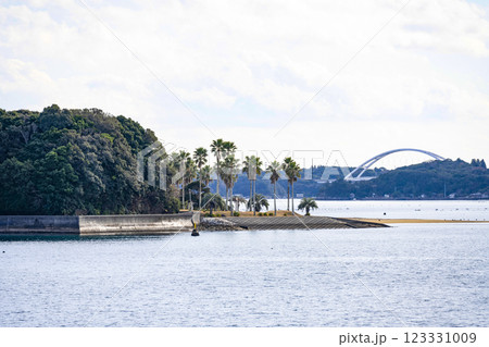 クルーズ船から望む英虞湾の風景 123331009