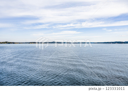クルーズ船から望む英虞湾の風景 クルーズ船から望む英虞湾の風景 123331011