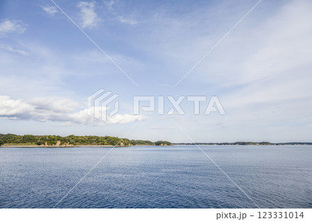 クルーズ船から望む英虞湾の風景 クルーズ船から望む英虞湾の風景 123331014