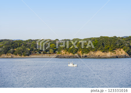 クルーズ船から望む英虞湾の風景 123331016