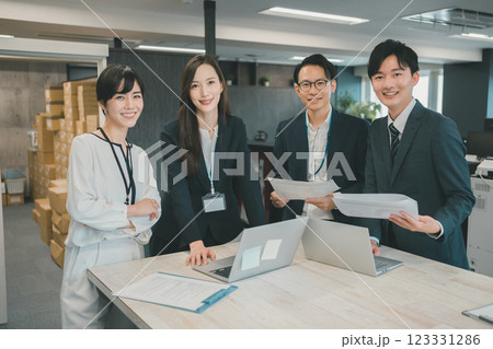 ネットショップ運営 ネットショップ運営 123331286