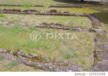 長崎県にある平和公園の原爆遺構 123331299