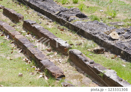 長崎県にある平和公園の原爆遺構 123331308