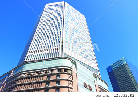 大阪府大阪市、大阪駅周辺に建つ高層ビルの風景 大阪府大阪市、大阪駅周辺に建つ高層ビルの風景 123332392