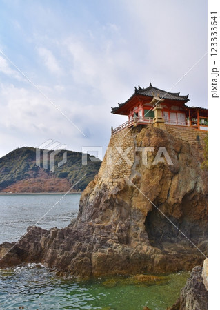晴れた冬の阿伏兎観音 広島 晴れた冬の阿伏兎観音 広島 123333641