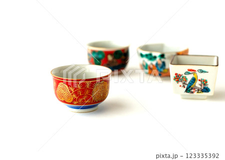 九谷焼のぐい飲み 123335392